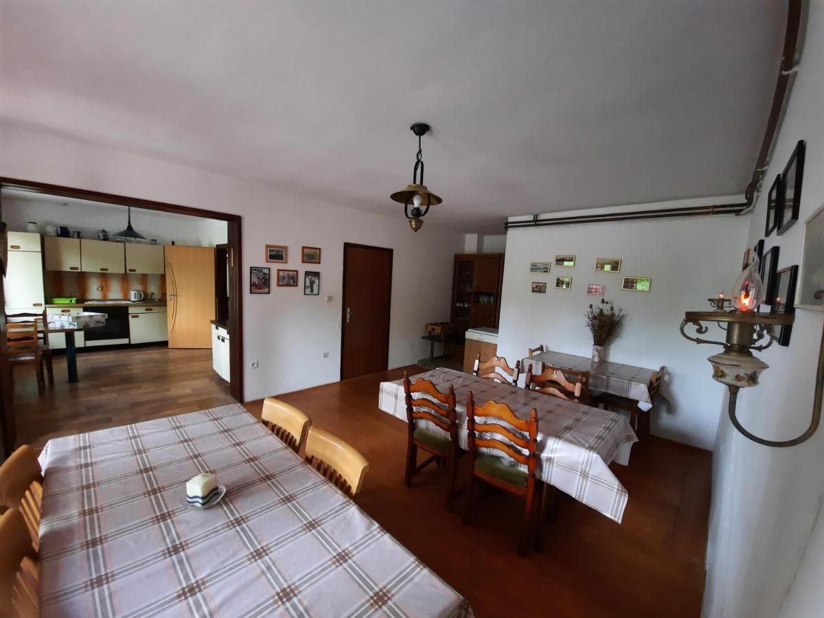 Lazy Bear Hotell Jezerce Exteriör bild