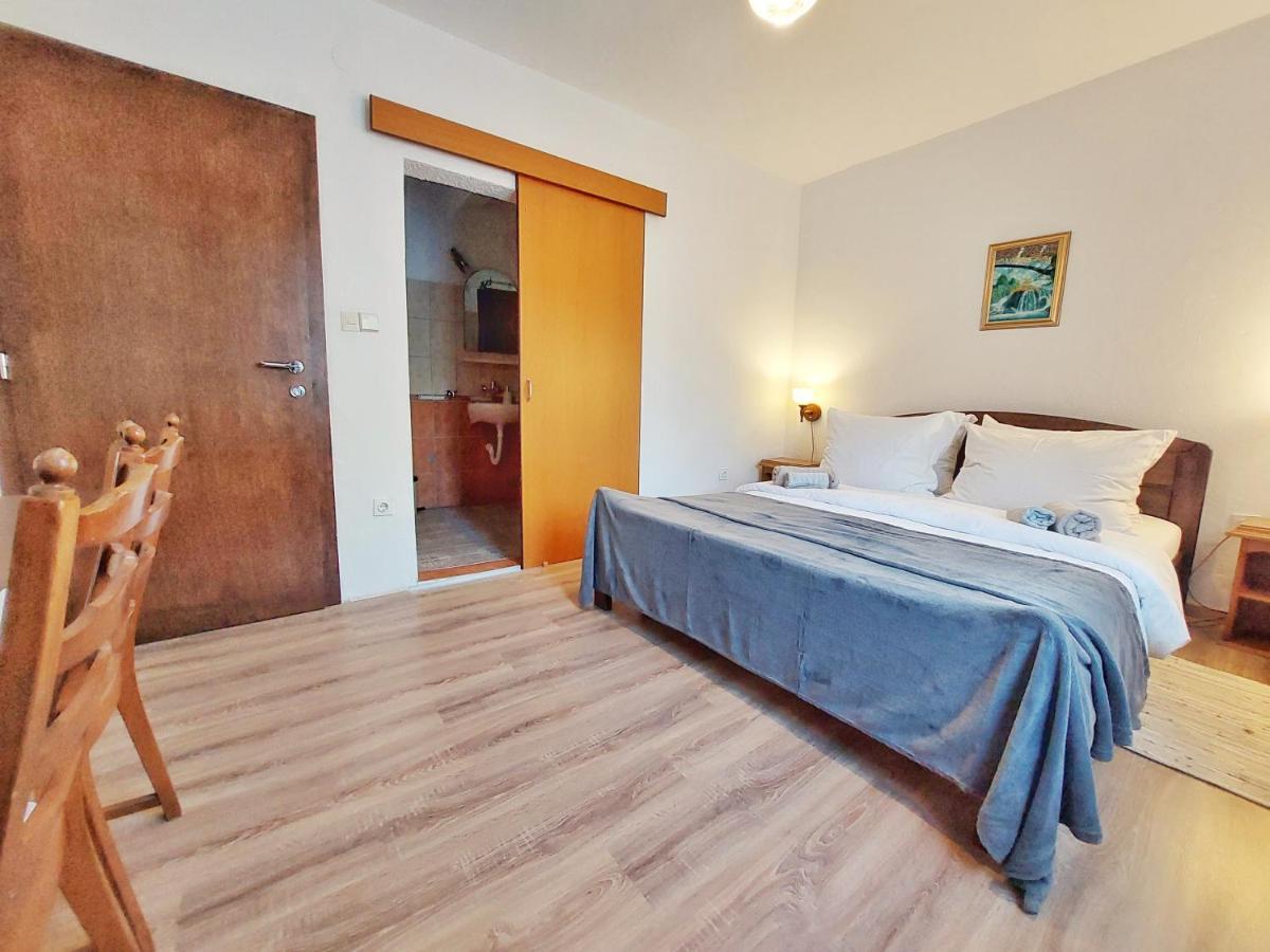 Lazy Bear Hotell Jezerce Exteriör bild